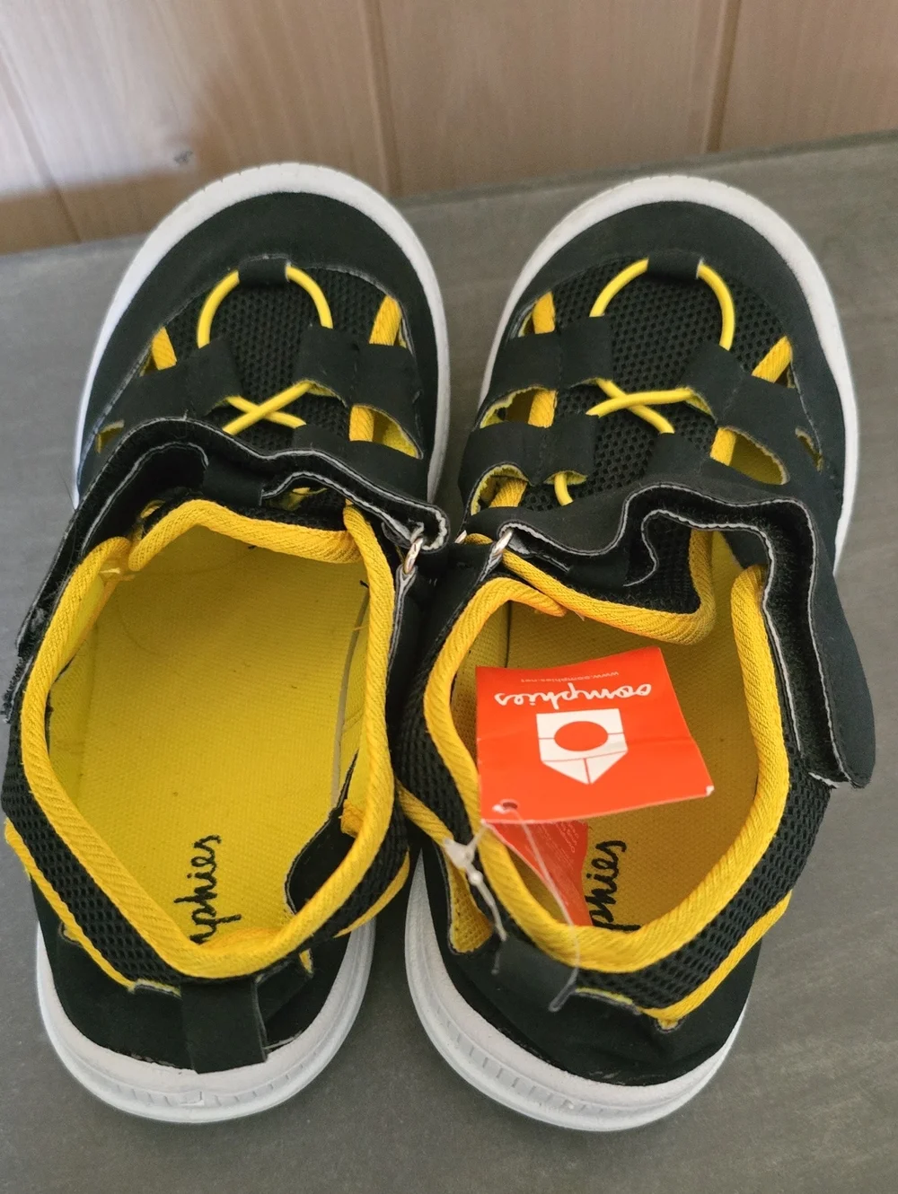 Oomphies Kids Water Sandals